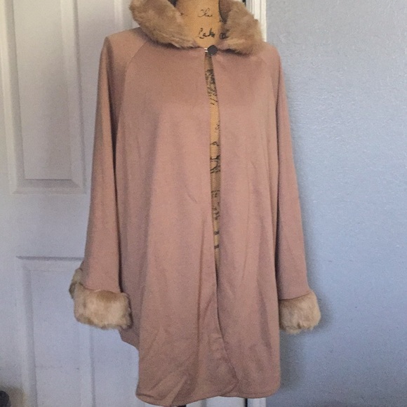 NEW cape flare faux fur poncho Style - Picture 3 of 12